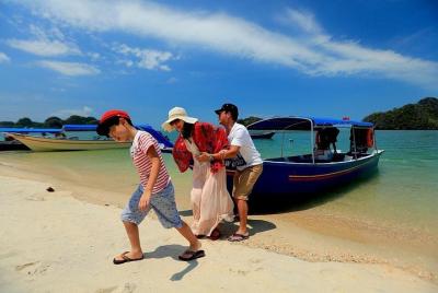 Best activity in Terengganu - Candid Photoshoot by Travographer Best activity in Terengganu - Candid Photoshoot by Travographer