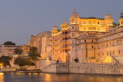 Private One Way Transfer From Ranthambore To Udaipur In AC Vehicle Private One Way Transfer From Ranthambore To Udaipur In AC Vehicle