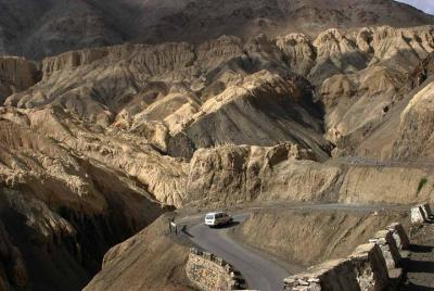 Srinagar To Leh, Ladakh Taxi (One way Transfer) Srinagar To Leh, Ladakh Taxi (One way Transfer)