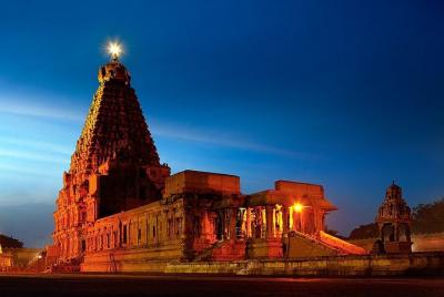 Raja Raja Cholan and his Temples around Thanjavur Raja Raja Cholan and his Temples around Thanjavur