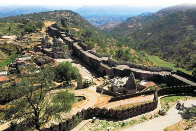Kumbhalgarh Fort,Ranakpur Jain temple,Lunch , A.C.Car and Village experience.