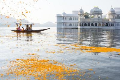 Guided Udaipur Tour With Drop Off To Jaipur Next Day.