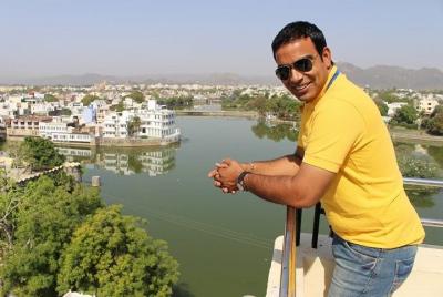 Private Full Day Sightseeing Tour of Lake City Udaipur by Car & D