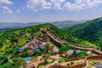 Explore the World Heritage Site of Kumbalgarh Fort and Temples of Ranakpur 