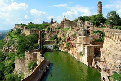 Chittorgarh Fort Day Tour from Udaipur With Lunch Chittorgarh Fort Day Tour from Udaipur With Lunch
