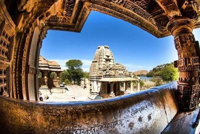 Guided Tour To Saas-Bahu Temple and Eklingji Temple Trip