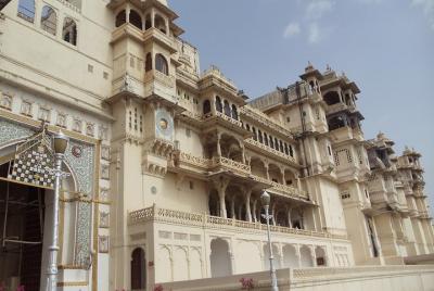 Udaipur - Privately Guided Half day Tour to city of lakes Udaipur - Privately Guided Half day Tour to city of lakes