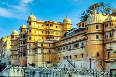 Udaipur Sightseeing Tour With Guide By Private Car Udaipur Sightseeing Tour With Guide By Private Car