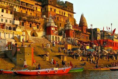 Varanasi Full-Day Sightseeing Tour with Guide & Transports Varanasi Full-Day Sightseeing Tour with Guide & Transports