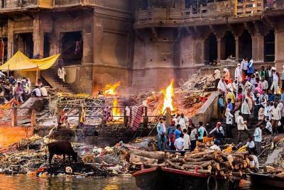 Death and Rebirth Walking Tour in the Streets of Varanasi