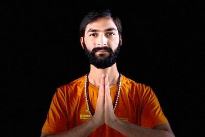 ONLINE Yoga Class with AYUSH - Beginners / Advanced ONLINE Yoga Class with AYUSH - Beginners / Advanced