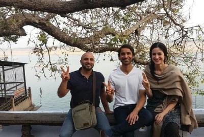 Sunrise in Varanasi Tour with a local with free Ganga Aarti and Boat Ride