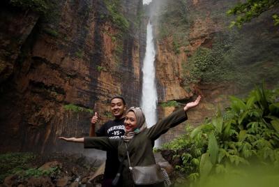 1 Day - Tumpak Sewu, Kapas Biru Waterfall, Goa Tetes cave Tour // 1 Day - Tumpak Sewu, Kapas Biru Waterfall, Goa Tetes cave Tour //