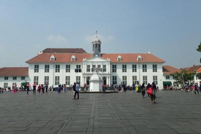 (Seat in coach) Jakarta explorer (lunch included)