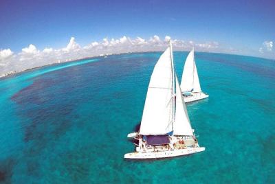 Cancun to Isla Mujeres Catamaran Full-Day Tour with Lunch Cancun to Isla Mujeres Catamaran Full-Day Tour with Lunch