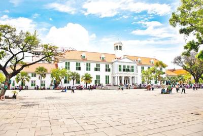 Jakarta Walking Tour: Colonial and Chinatown Charm Jakarta Walking Tour: Colonial and Chinatown Charm