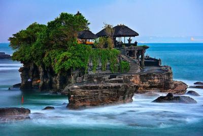 Tanah Lot-Jatiluwih-Beratan Temple-Banyumala Waterfalls-Private Tour Tanah Lot-Jatiluwih-Beratan Temple-Banyumala Waterfalls-Private Tour