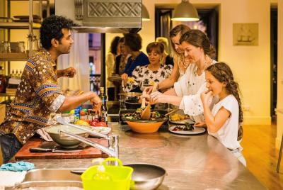 Os Clandestinos live concert and dinner in Lisbon