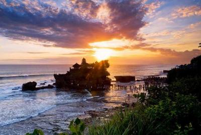 Bali Private Tour: Waterfall, Monkey forest and Tanah lot sunset 