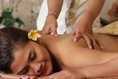 2-Hour Bali Aromatherapy Massage with Hotel Pick Up