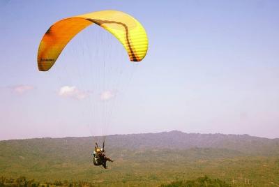 Manado Paragliding Heaven : Tetempangan Hill Skyline with Transpo