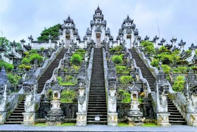 Private Multi Tours 4 Days-Tanah Lot Temple And Lempuyang The Gate Of Heaven