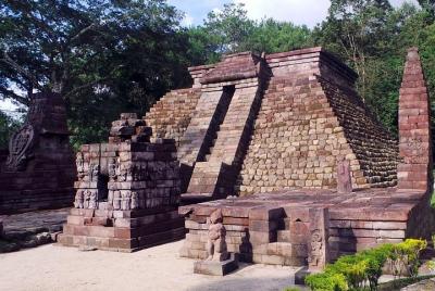 Solo Vintage Tour with Sukuh and Cetho Temple from Yogyakarta Solo Vintage Tour with Sukuh and Cetho Temple from Yogyakarta