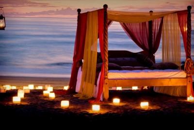 Picnic in Bed on Sea View Lawn in Canggu Picnic in Bed on Sea View Lawn in Canggu