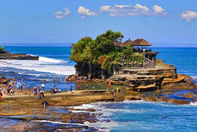 Tanah Lot, Ulun Danu Temple & Jatiluwih Green Land Tours Tanah Lot, Ulun Danu Temple & Jatiluwih Green Land Tours