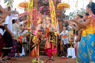 The Royal Style Balinese Wedding In A Prince Palace The Royal Style Balinese Wedding In A Prince Palace