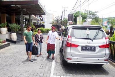 Private Arrival Transfer: Bali Airport to Hotel Private Arrival Transfer: Bali Airport to Hotel