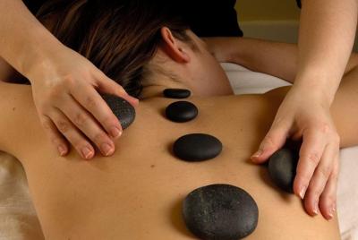 Warm stone Massage At Bali Luxury Spa Warm stone Massage At Bali Luxury Spa