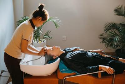 Balinese massage & Hair Creambath Balinese massage & Hair Creambath