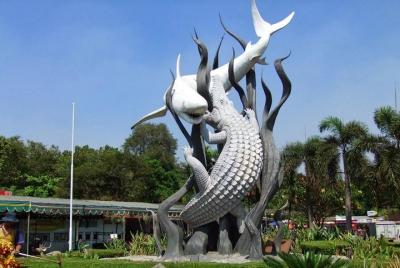 Surabaya Private Customized Full-Day Tour with English Speaking D Surabaya Private Customized Full-Day Tour with English Speaking D