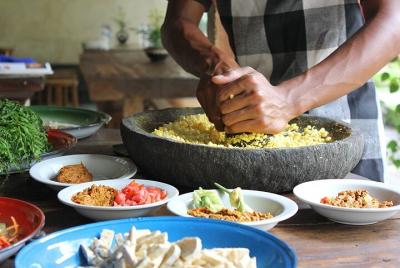 Private, Traditional Balinese Meal in a Family Village Home in Ub Private, Traditional Balinese Meal in a Family Village Home in Ub