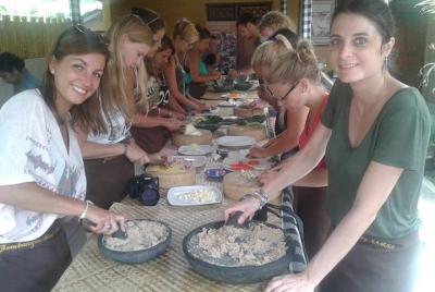 Balinese Cooking Class with Lunch or Dinner in Ubud Balinese Cooking Class with Lunch or Dinner in Ubud