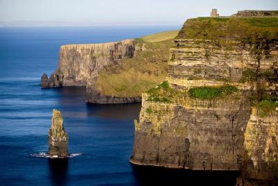 Cliffs of Moher, Galway and Dunguaire Castle with Spanish Speakin Cliffs of Moher, Galway and Dunguaire Castle with Spanish Speakin