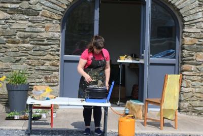 Eco-Printing on Paper Natural Dye Taster Workshop Eco-Printing on Paper Natural Dye Taster Workshop