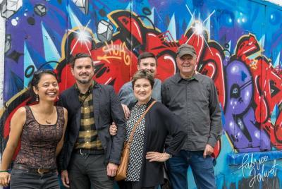 Group friends photoshoot in iconic city of Dublin Group friends photoshoot in iconic city of Dublin