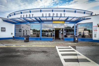 Private Luxury Transfer between Kerry Airport and Killarney Private Luxury Transfer between Kerry Airport and Killarney