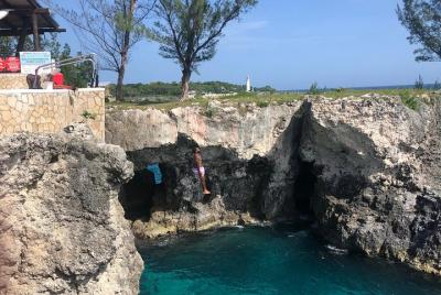 Blue Hole Mineral Springs, Rick Blue Hole Mineral Springs, Rick's Café, and Shopping Combo Tour