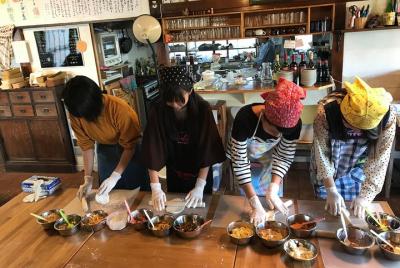 Dacha(Russian Villa) in Hakodate: Making Baked "Pirozhki" at a Ru Dacha(Russian Villa) in Hakodate: Making Baked