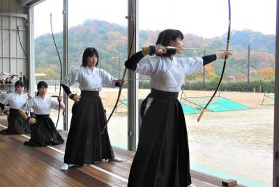 Japanese archery Guide Tour with trial shooting experience