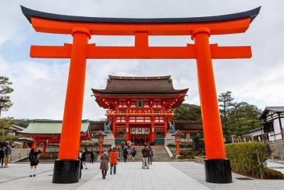 Kyoto Best Day Tour in Arashiyama, Fushimi Inari Shrine, and Kink