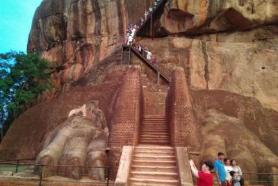 Private all inclusive Day trip Sigiriya Lion rock and Dambulla Cave temple Private all inclusive Day trip Sigiriya Lion rock and Dambulla Cave temple