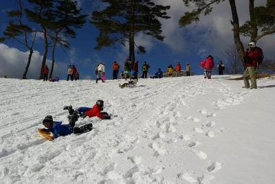 Snow mountain hiking to enjoy with family! Ice cream making snows Snow mountain hiking to enjoy with family! Ice cream making snows