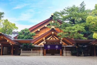 Guided Half-day Tour(AM) to Atsuta Shrine and Shirotori Garden in Guided Half-day Tour(AM) to Atsuta Shrine and Shirotori Garden in