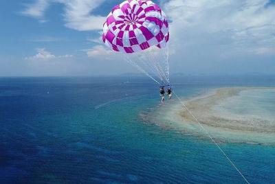 Okinawa Naha Small-Group Parasailing Experience with Pickup Okinawa Naha Small-Group Parasailing Experience with Pickup