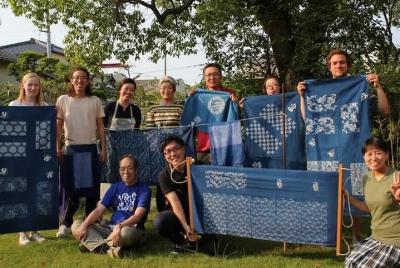 Indigo dyeing experience with a small pattern learned from dye cr Indigo dyeing experience with a small pattern learned from dye cr