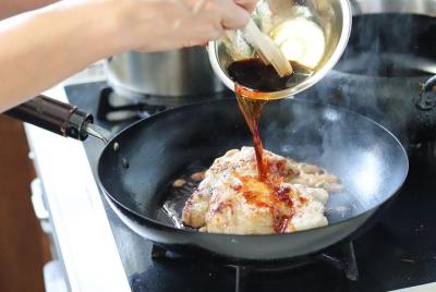 Enjoy a Cooking Lesson and Meal with a Local in Her Residential S Enjoy a Cooking Lesson and Meal with a Local in Her Residential S